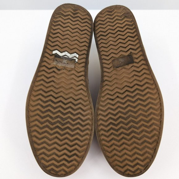 Free People Varsity Sneakers 8 Metallic Gold Calf Hair Leather Slip Ons Comfort - Picture 10 of 13